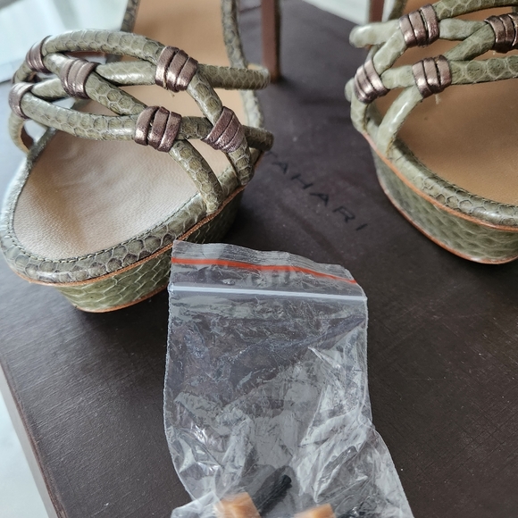 Elie Tahari Real Snakeskin Heeled Sandal Pumps Khaki - Picture 7 of 8